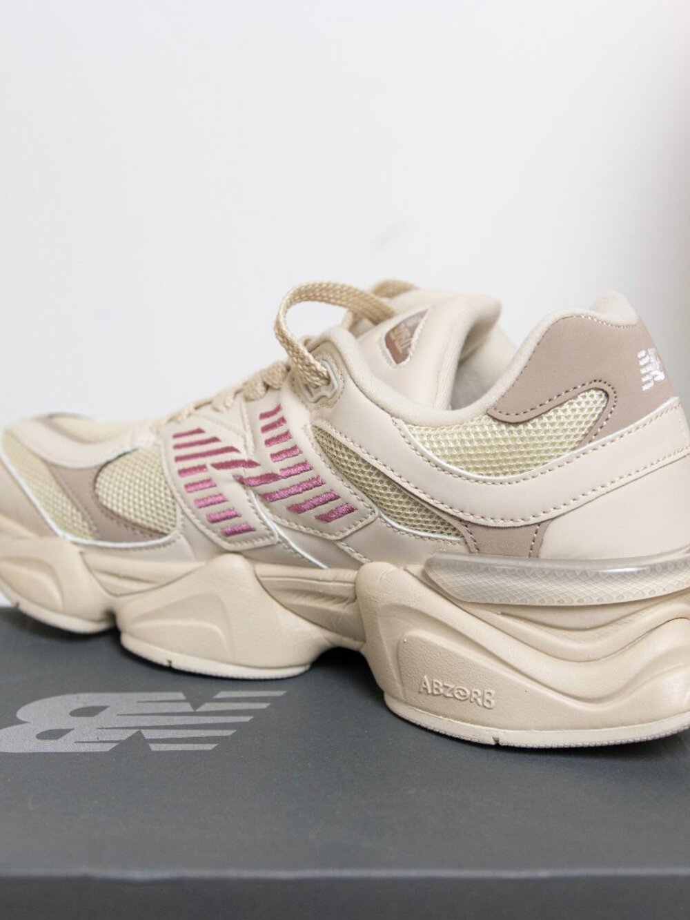 New Balance 9060 Beige Pink Sneakers Womens Size 6.5 B Chunky Lifestyle Shoes U9 - Picture 7 of 8